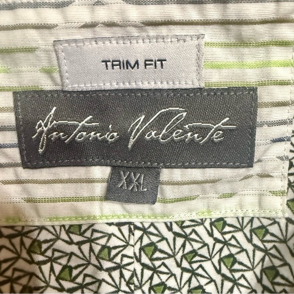 Men's Casual Green Patterned Button-Down Shirt - Picture 2 of 6